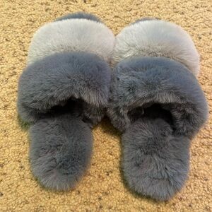 Lc lauren conrad fluffy slippers